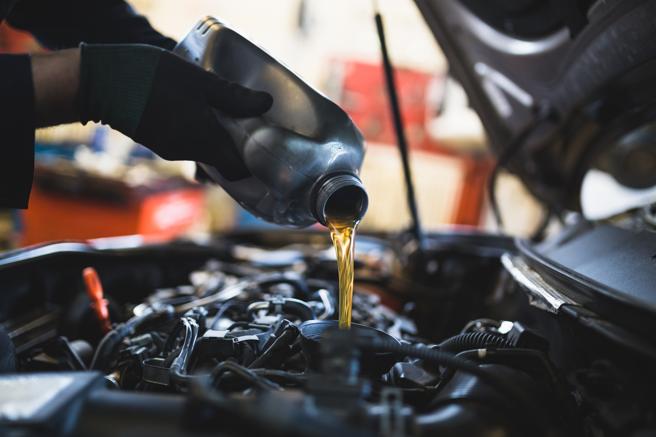 Synthetic vs. Conventional Oil: Making the Right Choice for Your Car